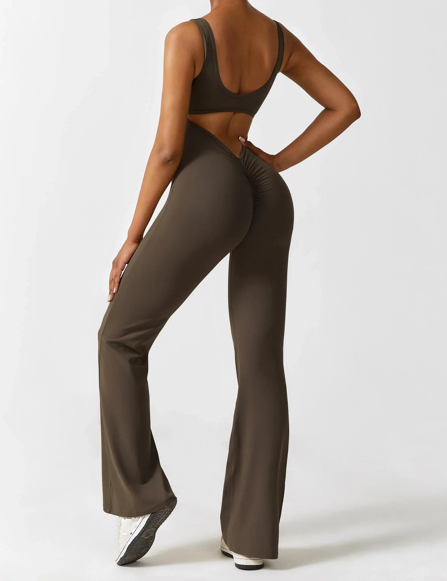 Lovandi VeeMuse™ - Jumpsuit mit ausgestelltem V-Rücken