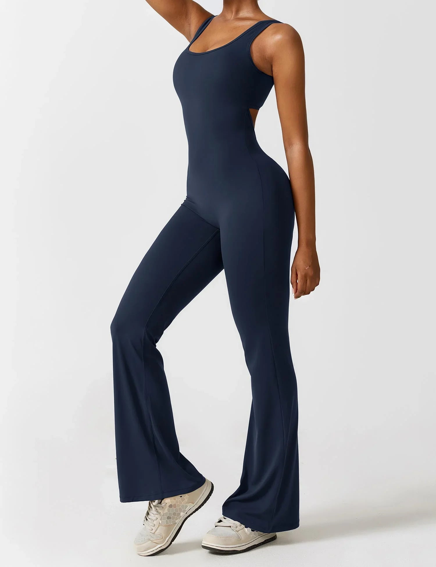 Lovandi VeeMuse™ - Jumpsuit mit ausgestelltem V-Rücken