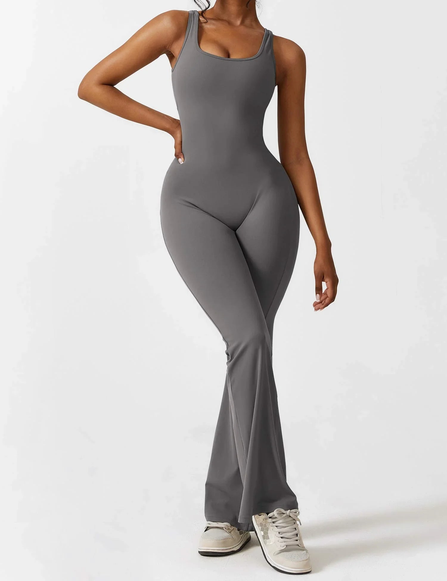 Lovandi VeeMuse™ - Jumpsuit mit ausgestelltem V-Rücken