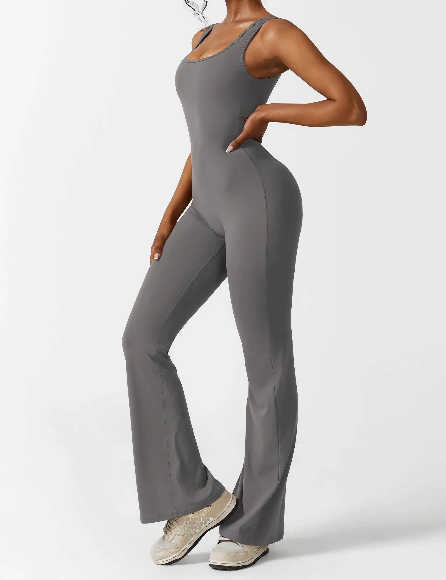 Lovandi VeeMuse™ - Jumpsuit mit ausgestelltem V-Rücken