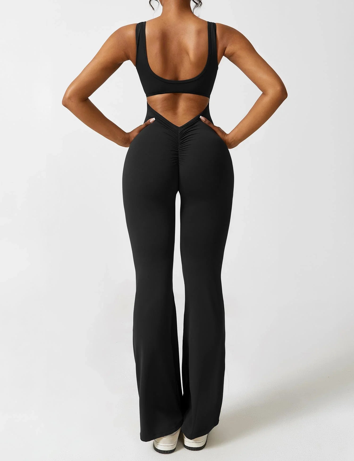 Lovandi VeeMuse™ - Jumpsuit mit ausgestelltem V-Rücken